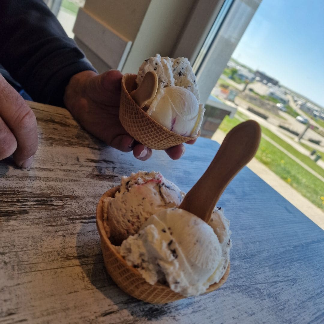23